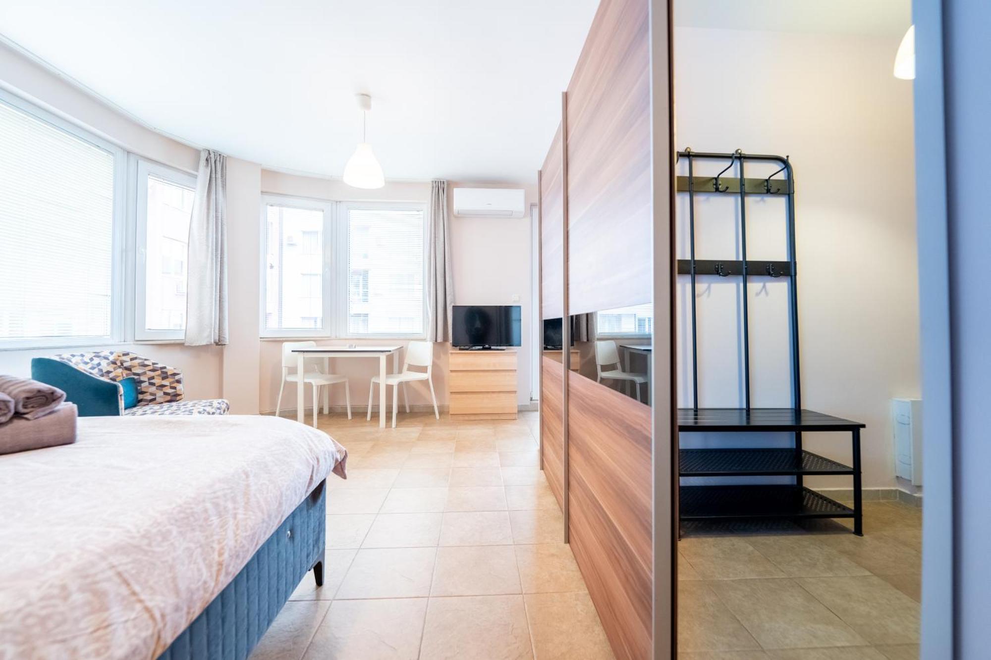 Lovely Apartment In Studentski Grad Sofia Exterior photo